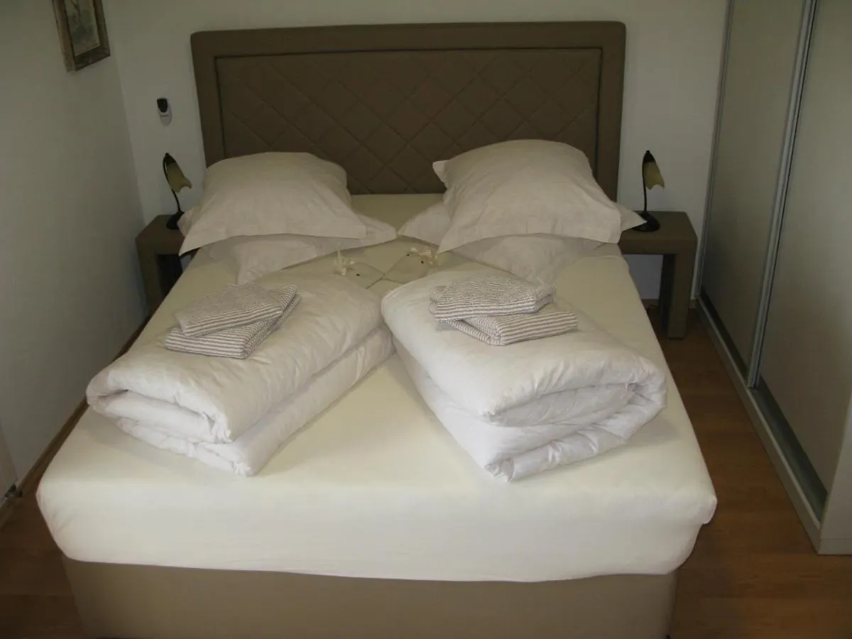 Bed And Breakfast Villa Iris Moscenicka Draga Bed & Breakfast