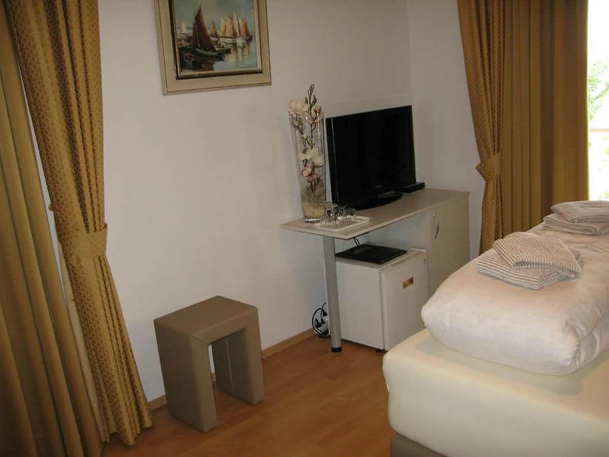 Bed And Breakfast Villa Iris Moscenicka Draga 3*,