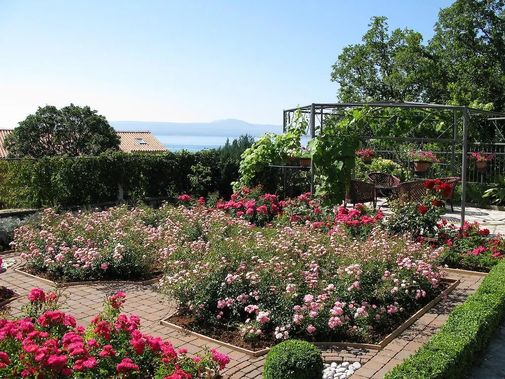 Bed And Breakfast Villa Iris Moscenicka Draga Bed & Breakfast