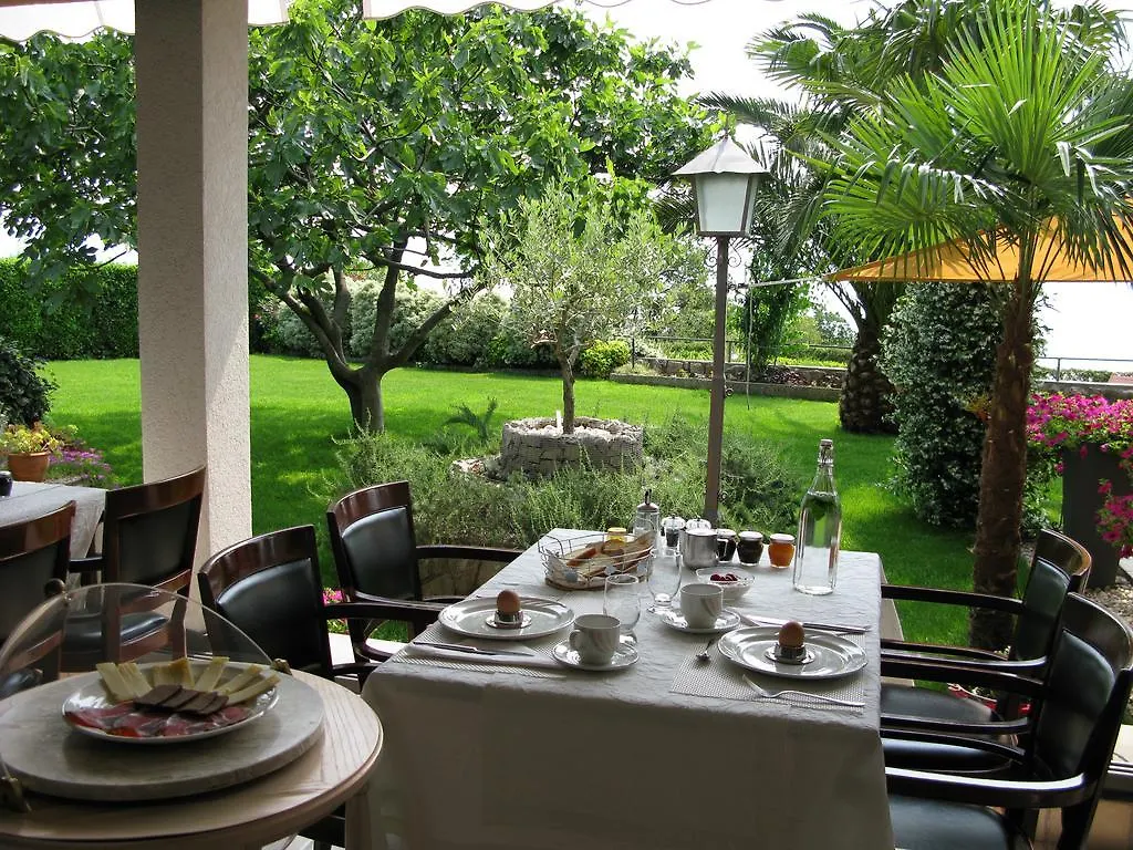 Bed And Breakfast Villa Iris Moscenicka Draga 3*,